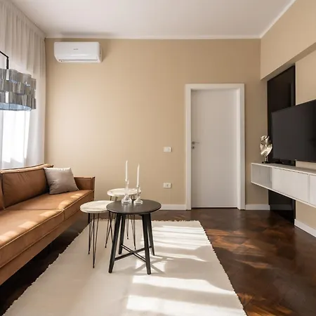 Apartment Three Bedrooms Bucharest