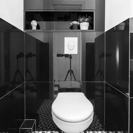 Three Bedrooms Apartment *