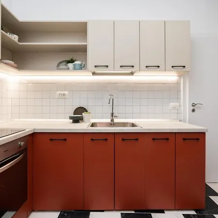 Three Bedrooms Apartment *