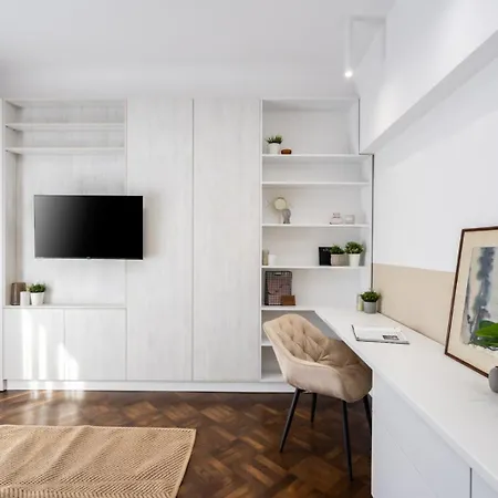 Three Bedrooms Apartment *